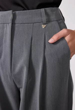 Alternative view of Υφασμάτινο παντελόνι με πιέτες