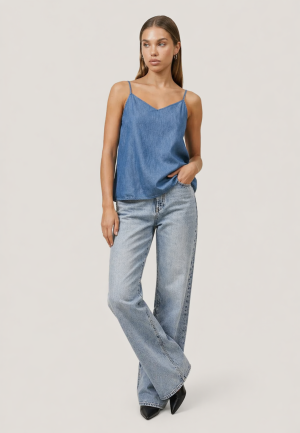 Alternative view of Μπλούζα τζιν αμάνικη με λεπτές τιράντες και v λαιμόκοψη