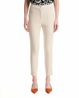 Παντελόνι σε στενή γραμμή