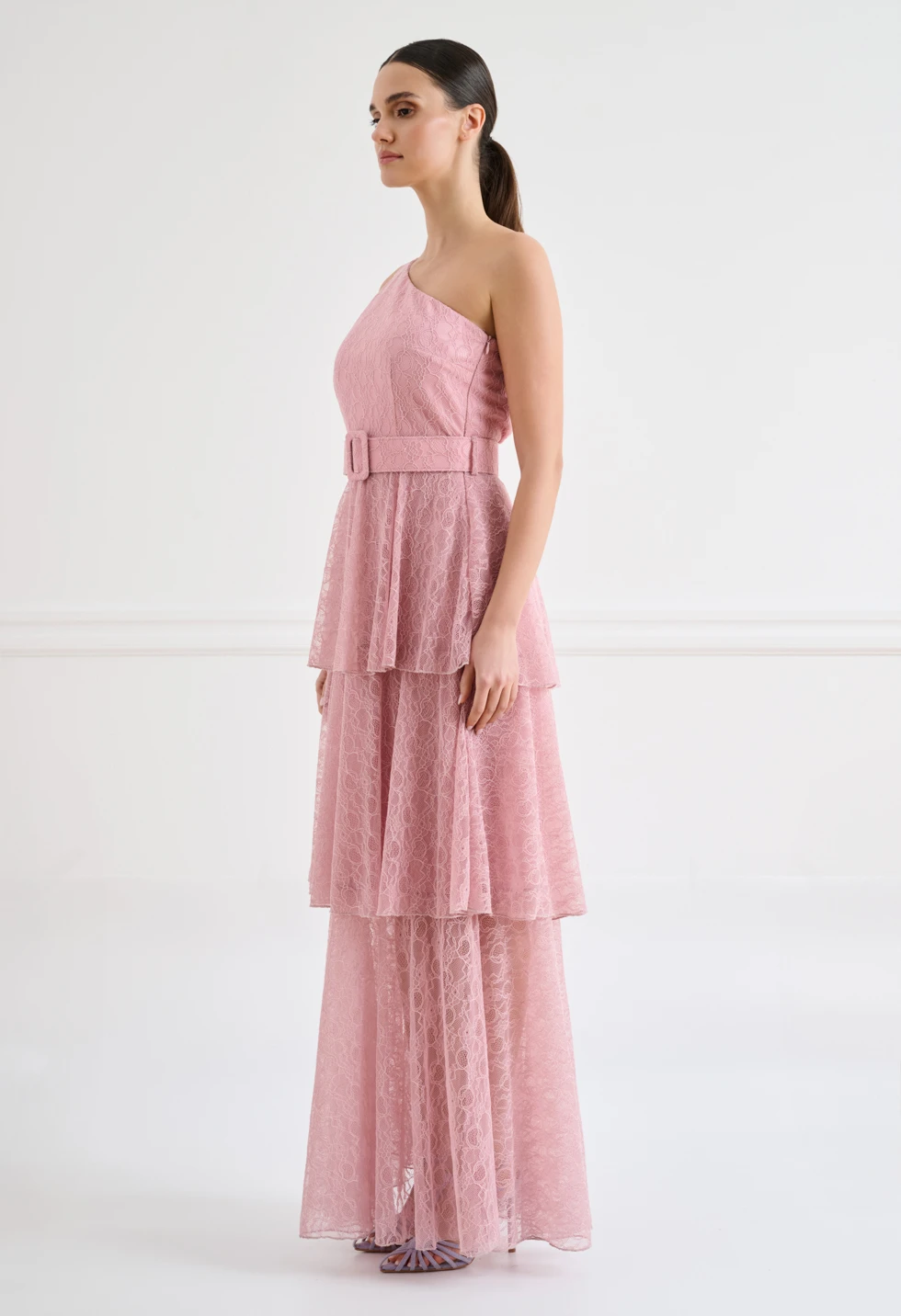 Δαντελένιο maxi φόρεμα one shoulder με βολάν - Image 3