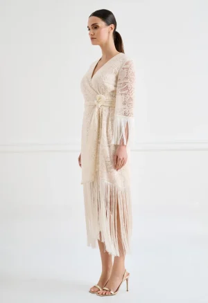 Alternative view of Δαντελένιο midi φόρεμα κρουαζέ με κρόσσια