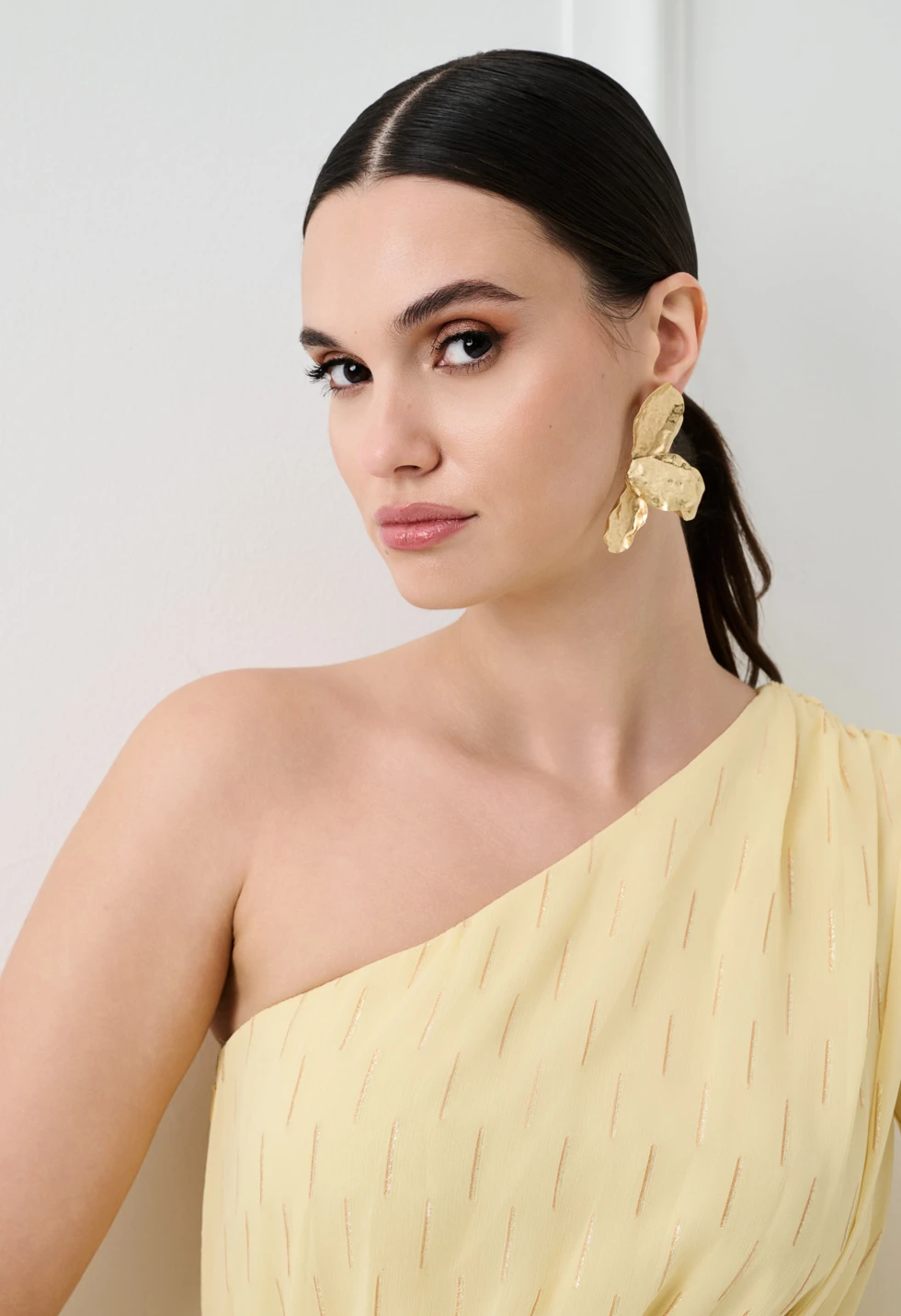 Maxi φόρεμα one shoulder σε παστέλ κίτρινο - Image 7