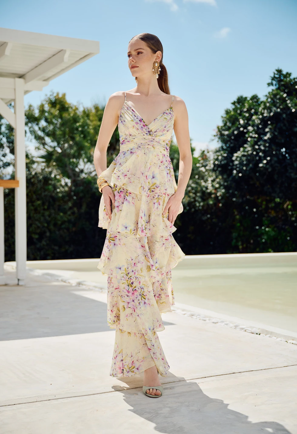 Floral maxi φόρεμα με τιράντες και βολάν