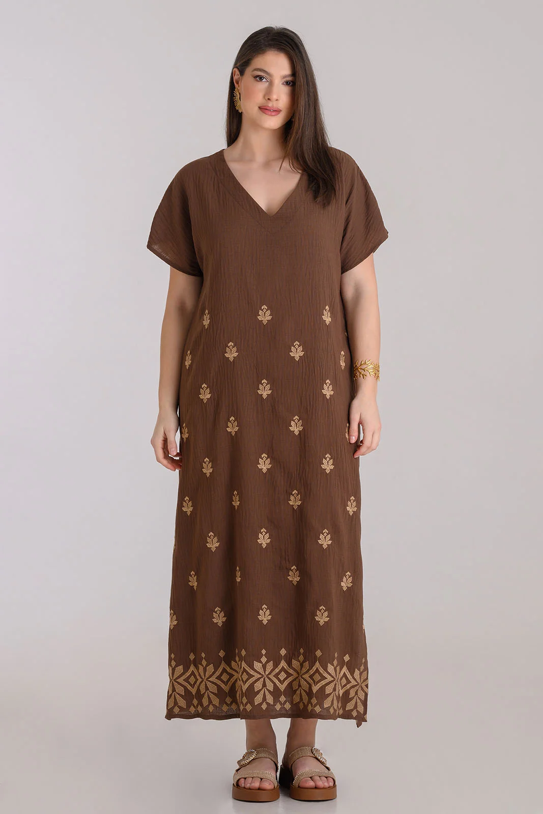 Maxi φόρεμα λινό με χρυσά κεντήματα plus size