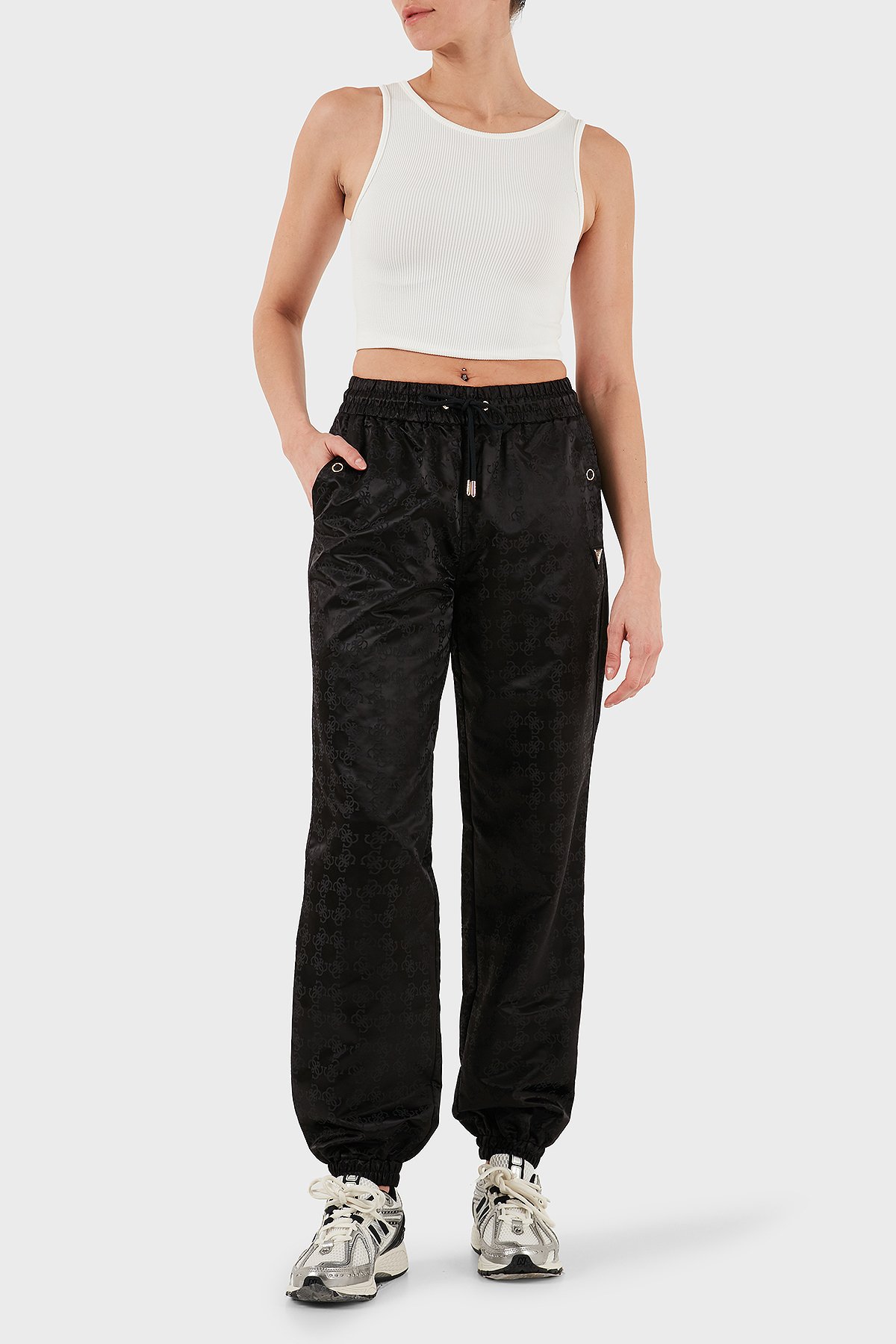 1200x1800_guess-4g-aop-jakarli-regular-fit-normal-bel-jogger-v5yb14whfu0-bayan-pantolon-v5yb14-whfu0-fj4q-siyah-3124916-61-B