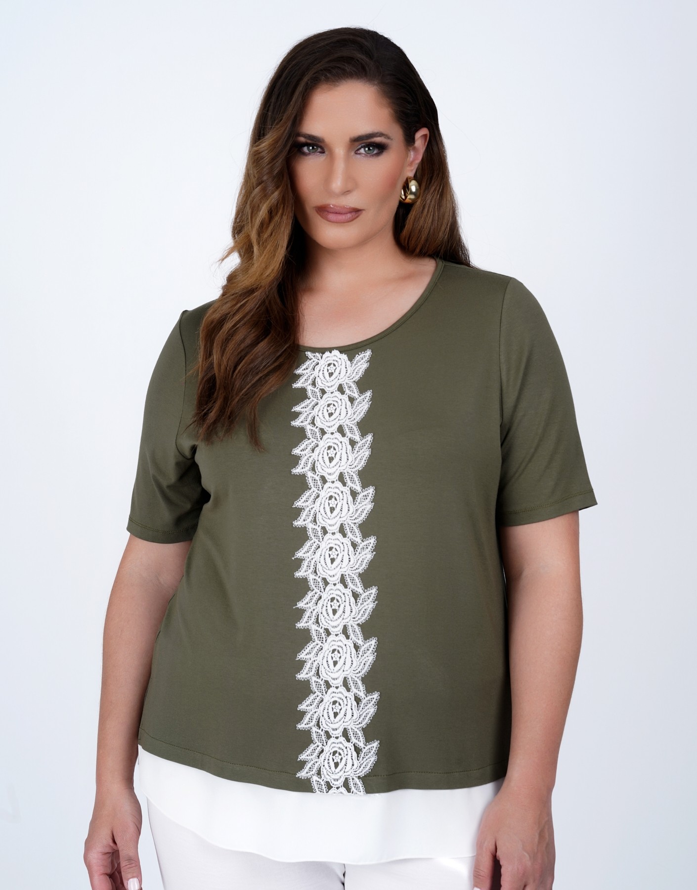 Μπλούζα κοντομάνικη με δαντέλα plus size
