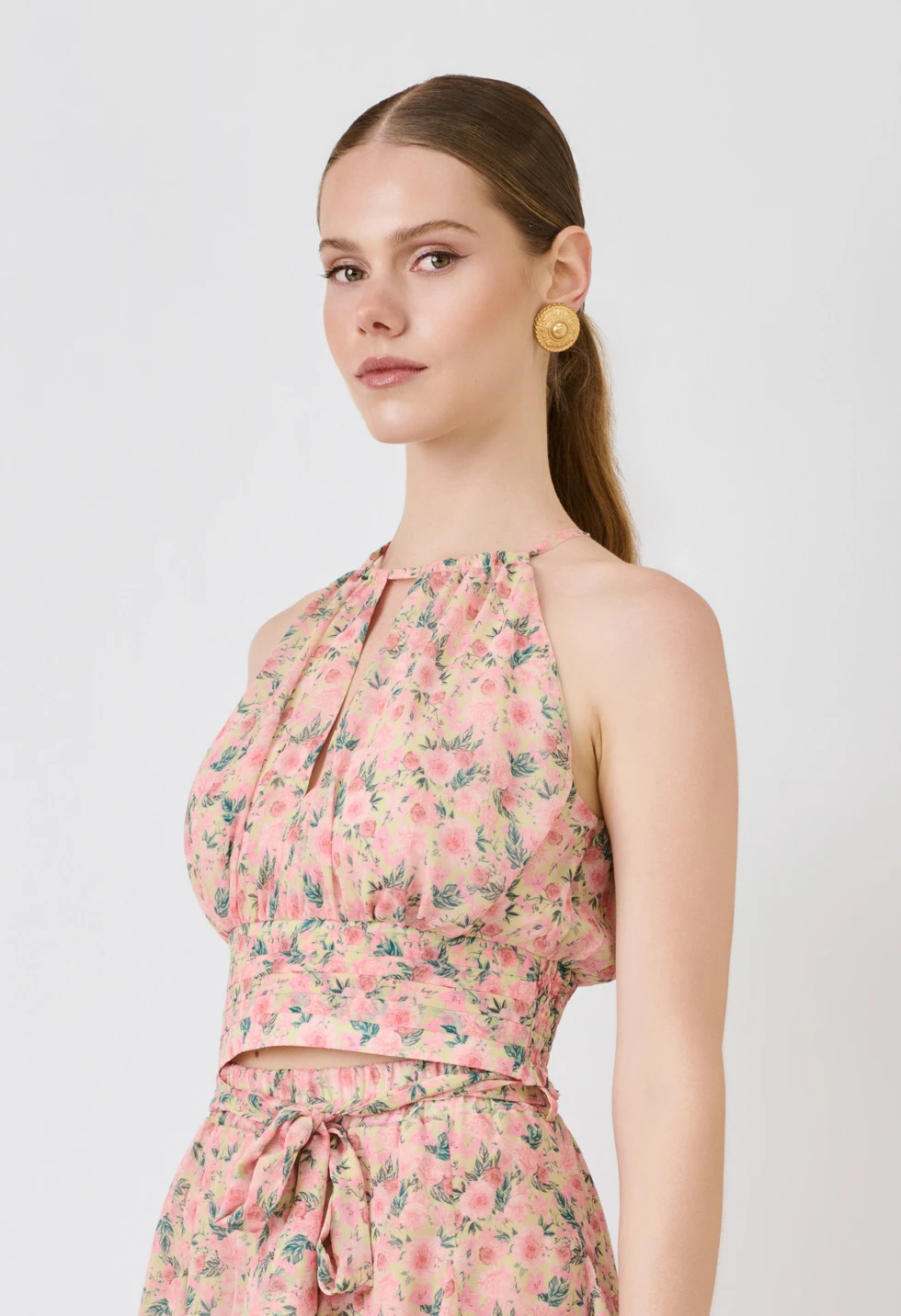 Floral halter crop top με σούρες - Image 3