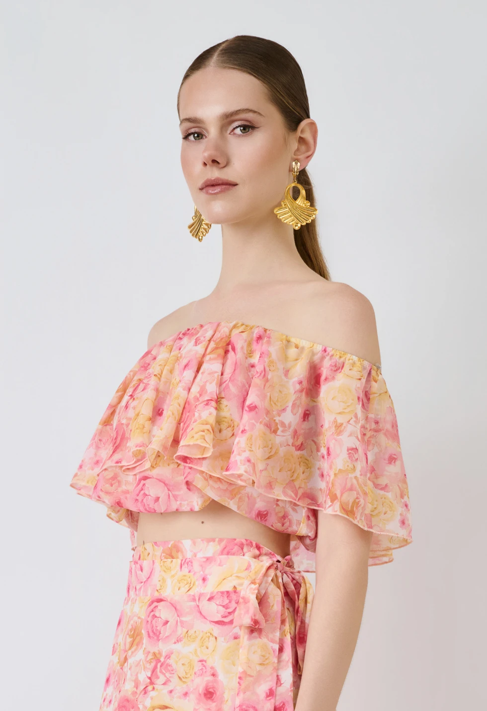 Floral crop top με βολάν και έξω τους ώμους - Image 3
