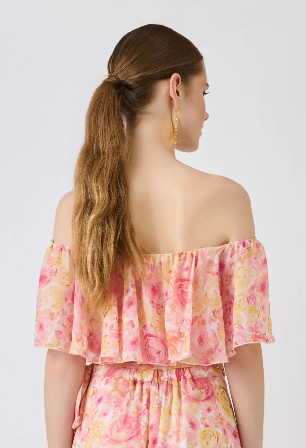Floral crop top με βολάν και έξω τους ώμους - Image 4
