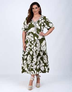 Alternative view of Midi φόρεμα με tropical print και V λαιμόκοψη plus size