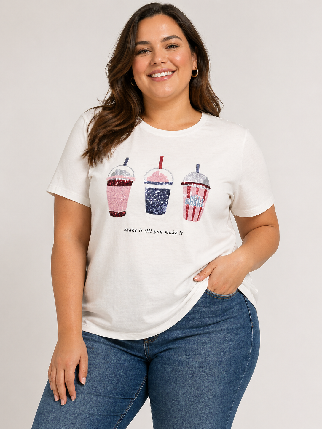 Μπλούζα κοντομάνικη με στάμπα και παγιέτες plus size