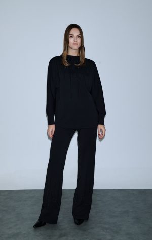 Σετ μπλούζας και παντελονιού σε μαύρο με λεπτομέρειες