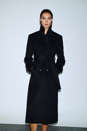 Μακρύ μάλλινο παλτό με ζώνη