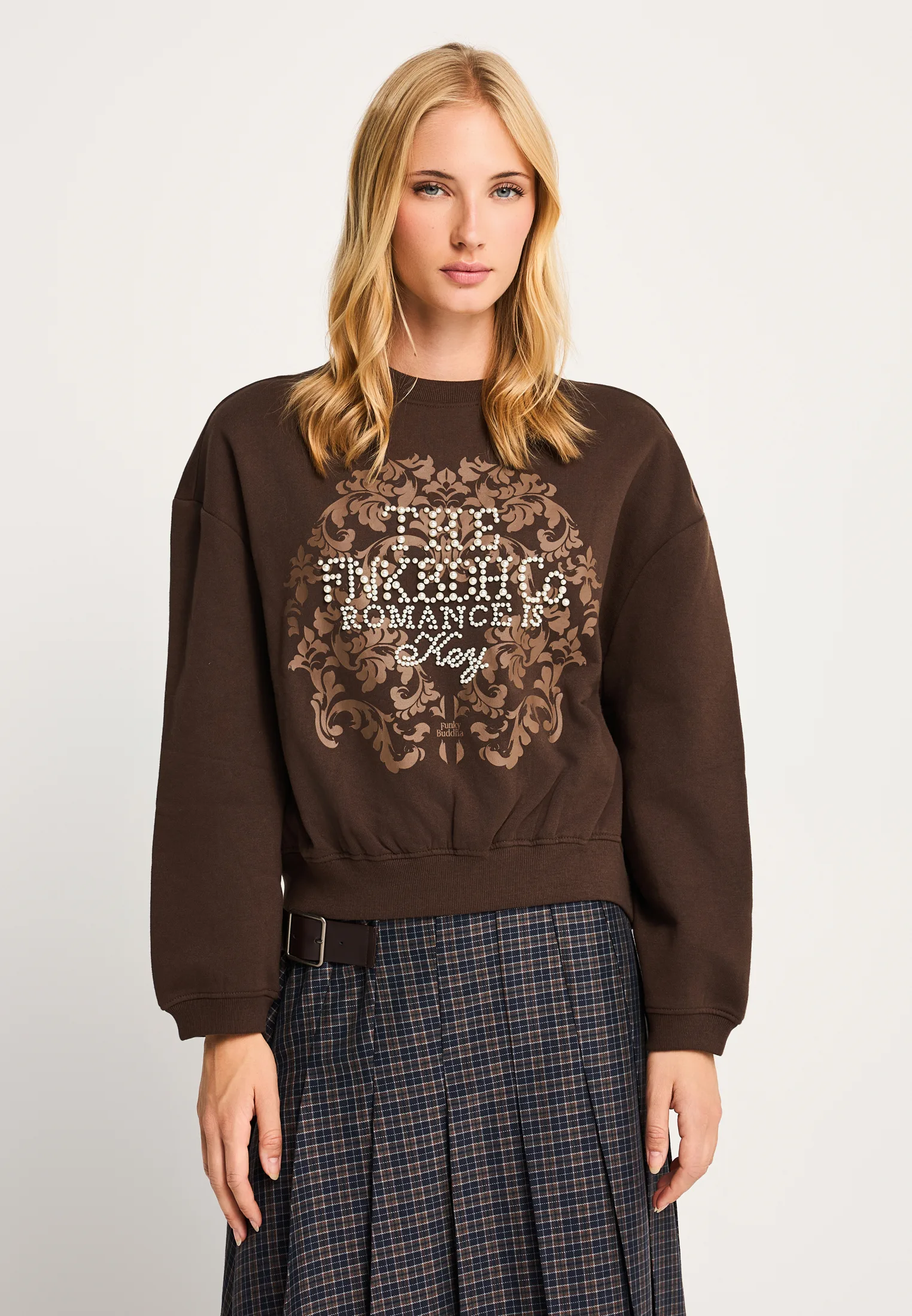 Φούτερ loose fit crewneck με πέρλες