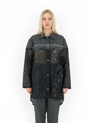 Μακριά πουκαμίσα με δαντέλα, τζιν και διακοσμητικές λεπτομέρειες