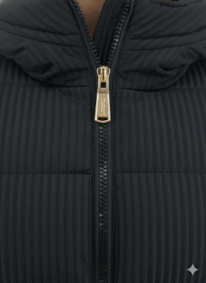 Alternative view of Μακρύ μπουφάν καπιτονέ σε μαύρο χρώμα με ζώνη