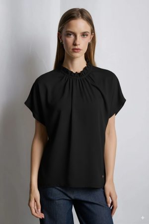 Μπλούζα με σούρες και βολάν