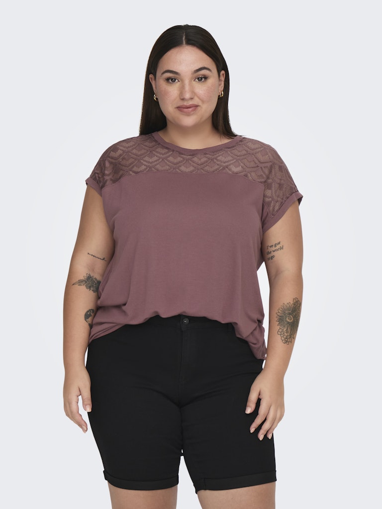 Μπλούζα με δαντέλα και κοντά μανίκια Plus size