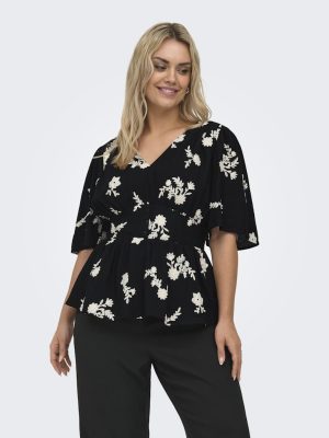 Μπλούζα με φλοράλ κέντημα και v λαιμόκοψη plus size