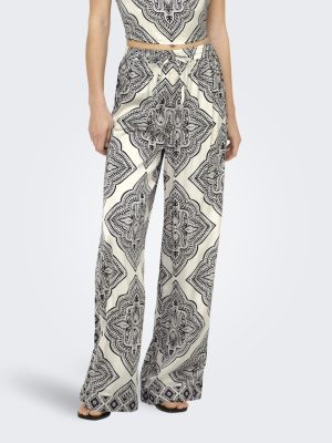 Παντελόνα ψηλόμεση με μαύρο έθνικ μοτίβο