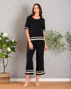 Μπλούζα κοντομάνικη μονόχρωμή με τρέσες