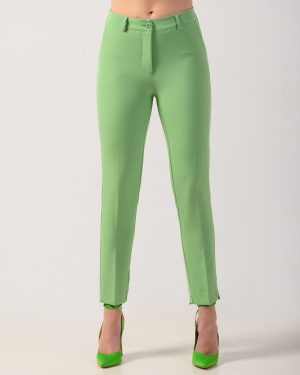 Παντελόνι σε ισια γραμμή με λάστιχο στο πίσω μέρος