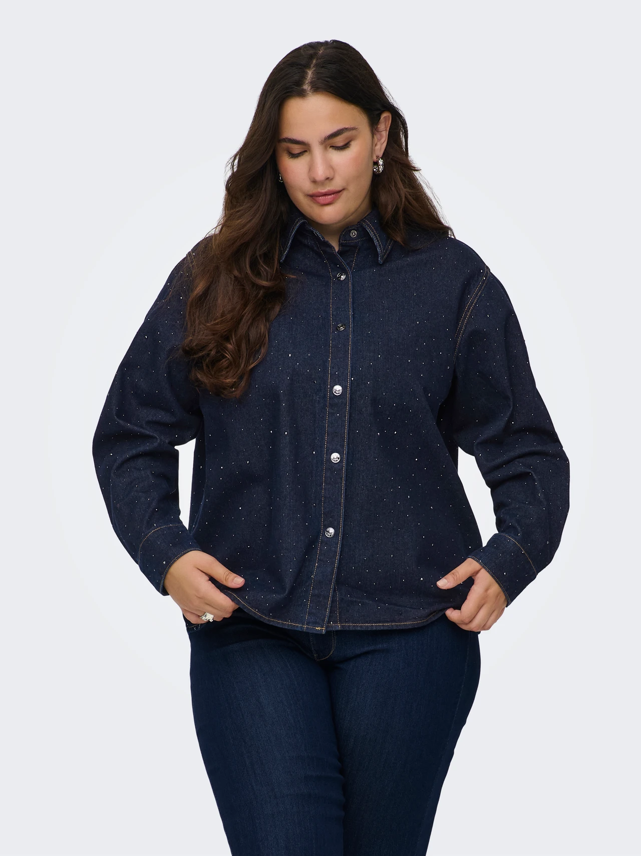 Πουκάμισο τζιν μπλε σκούρο με στρας Plus Size - Image 2