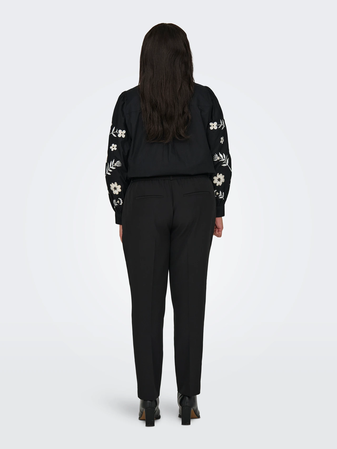 Παντελόνι υφασμάτινο σε ίσια γραμμή Plus size - Image 3