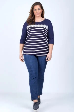 Alternative view of Μπλούζα ριγέ με δαντέλα plus size