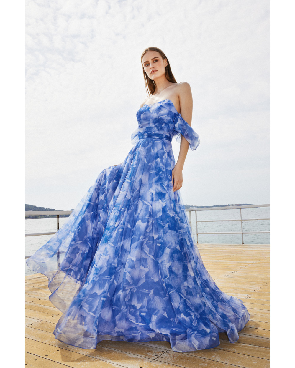 Maxi floral φόρεμα off shoulder με αέρινη κίνηση - Image 3